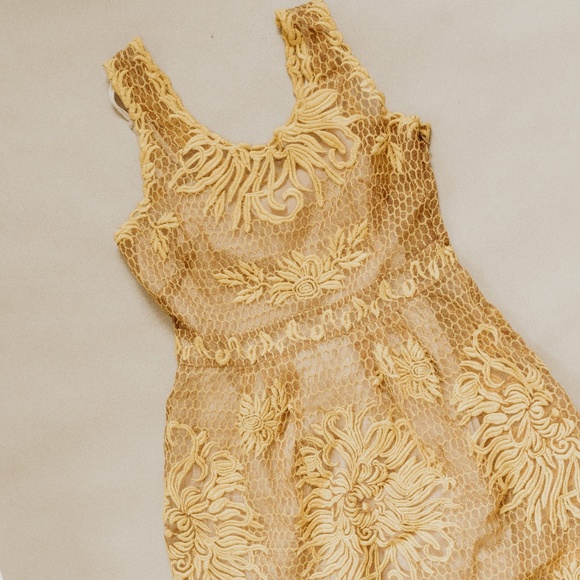 Anthropologie Dresses & Skirts - Yoana Baraschi · Gold Honeycomb Dress